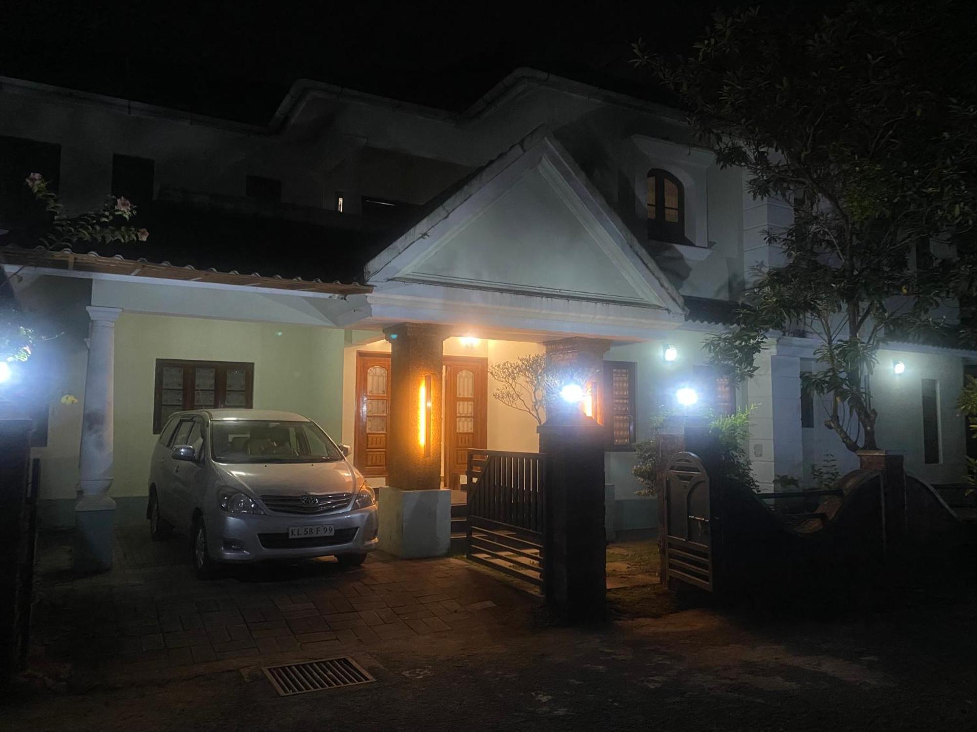 "Radhas" 4Br Villa In Gated Spring Field Community, קאנור מראה חיצוני תמונה